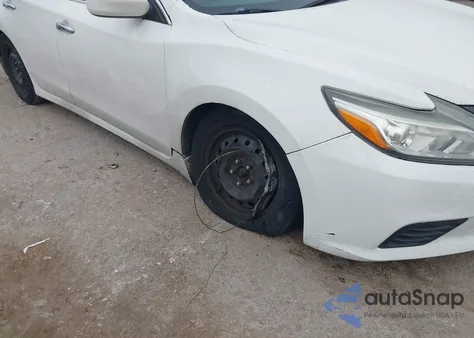 2018 Nissan Altima 2.5 S z USA, uszkodzony, nr VIN 1N4AL3AP2JC278445